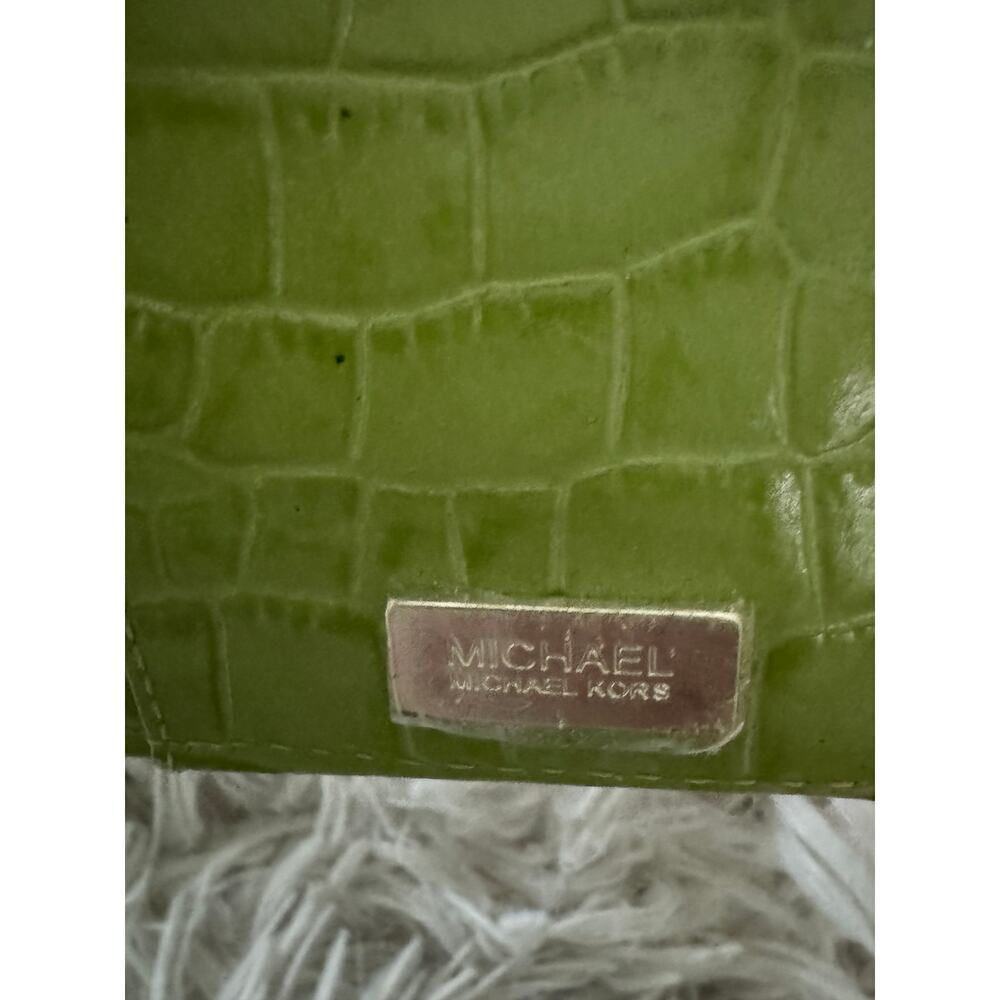 Michael Kors “Natasha” croc embossed leather wallet. - Picture 3 of 11
